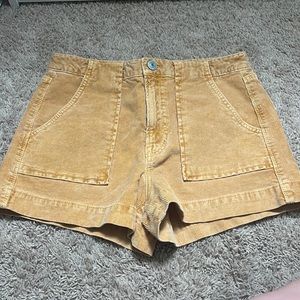 American Eagle Corduroy shorts. size 4.